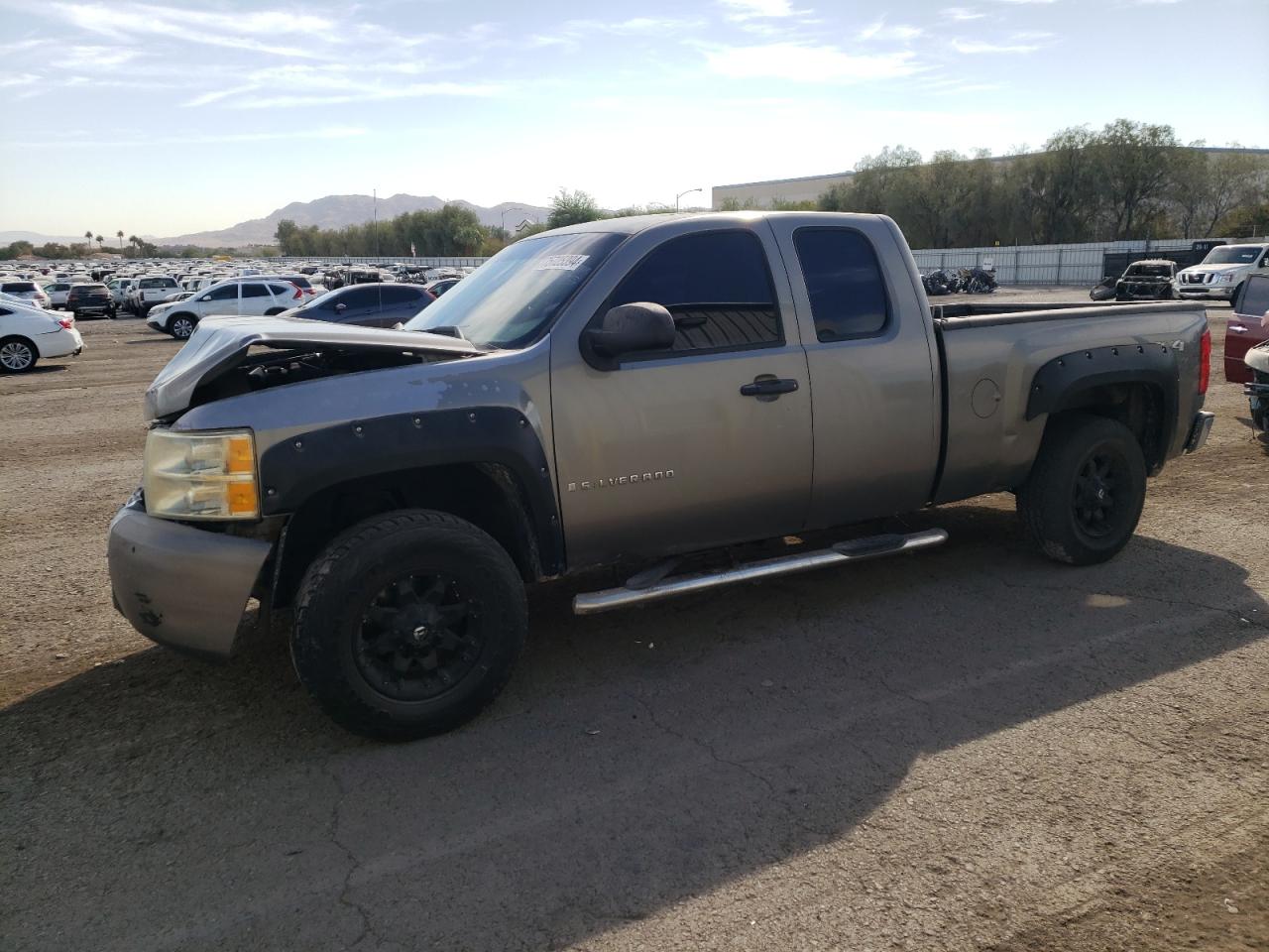 2007 Chevrolet Silverado - Image 1