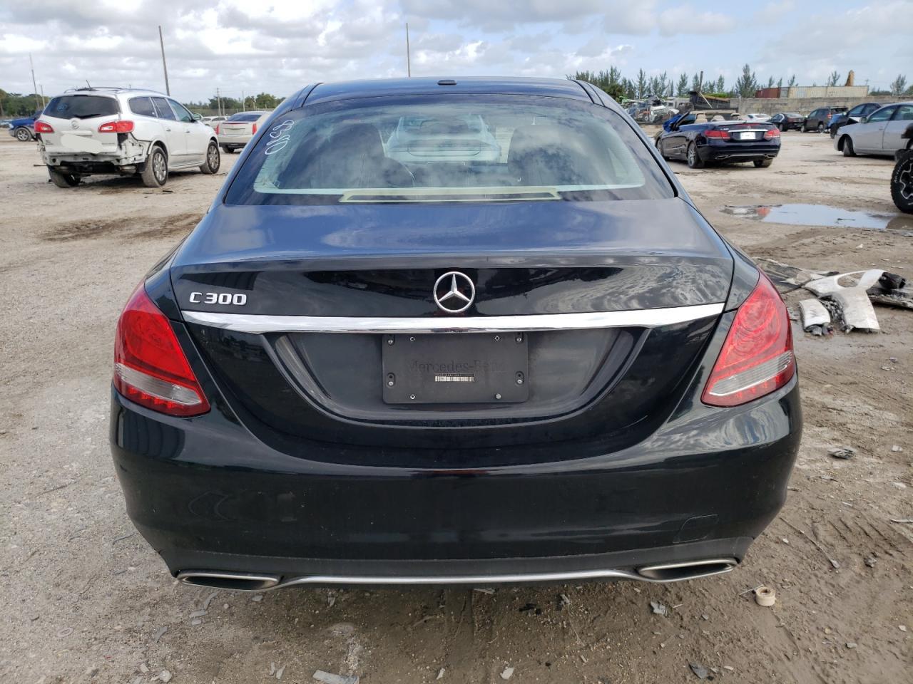 2017 Mercedes-Benz C 300 VIN: 55SWF4JB1HU218380 Lot: 75236604