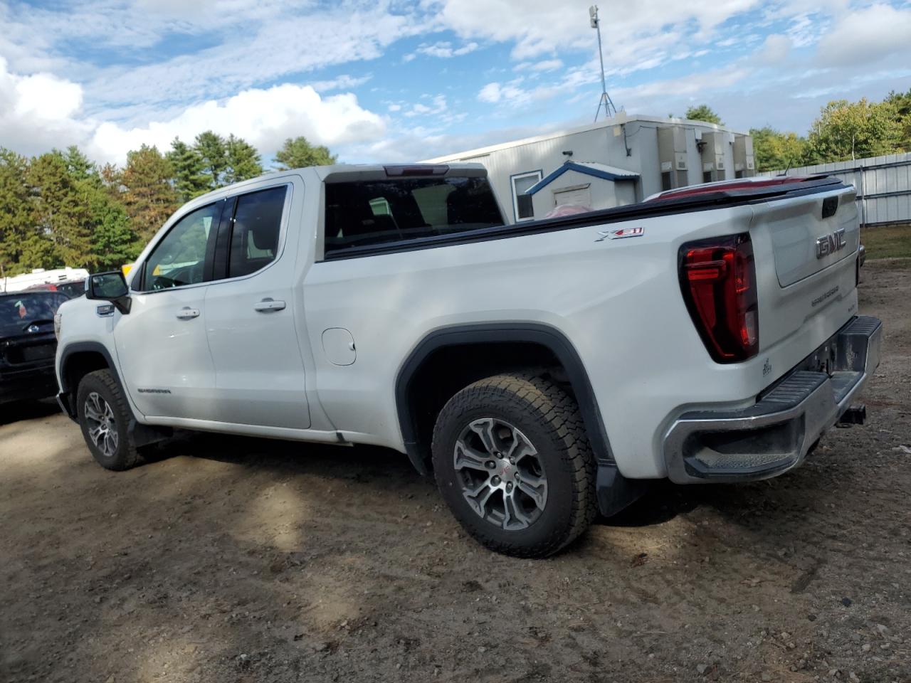 2021 GMC Sierra - Image 2