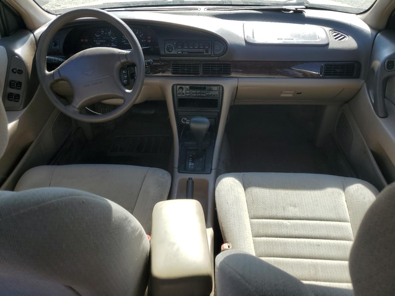 1N4BU31D5TC104895 1996 Nissan Altima Xe