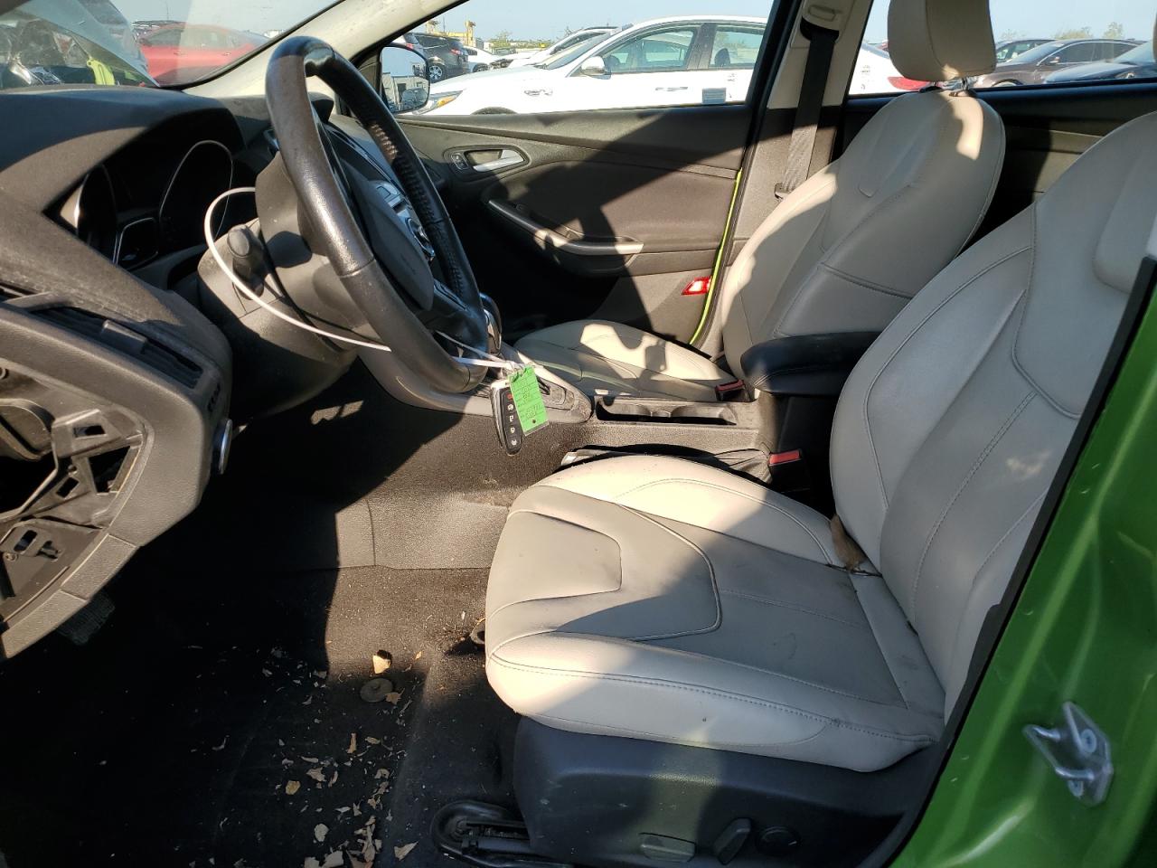 1FADP3J21JL293931 2018 Ford Focus Titanium