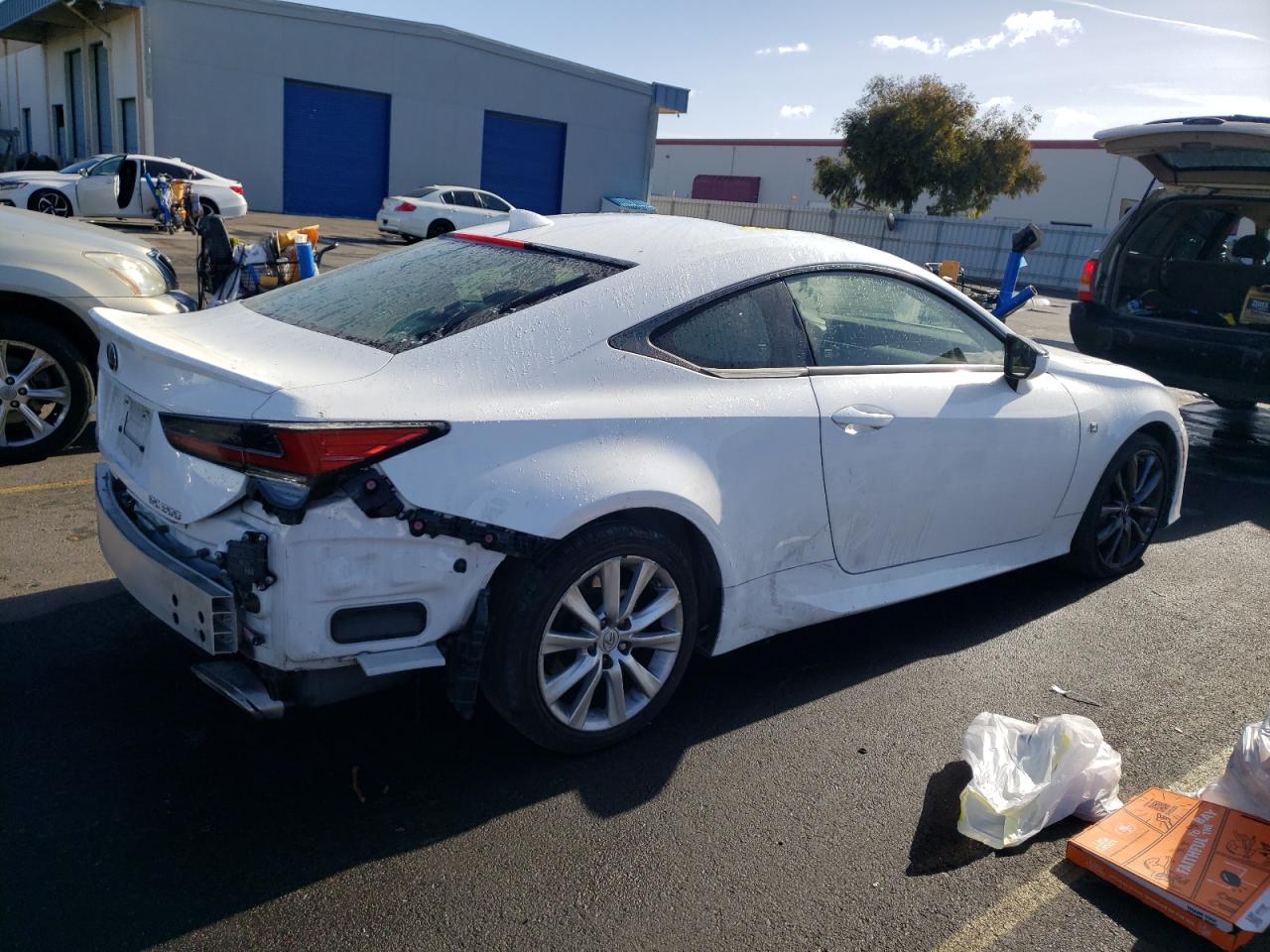 2019 Lexus RC - Image 3
