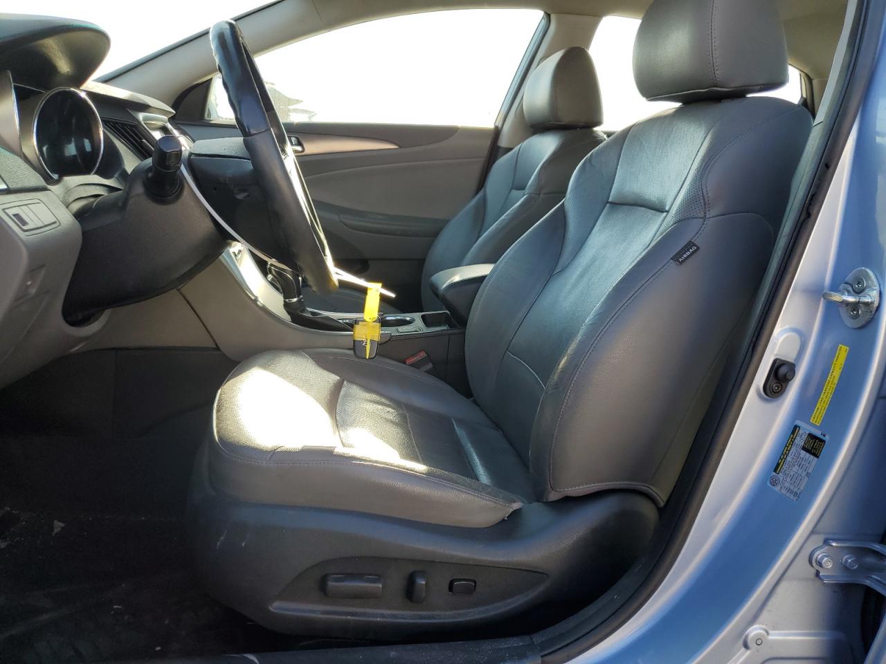 2012 Hyundai Sonata - Image 7
