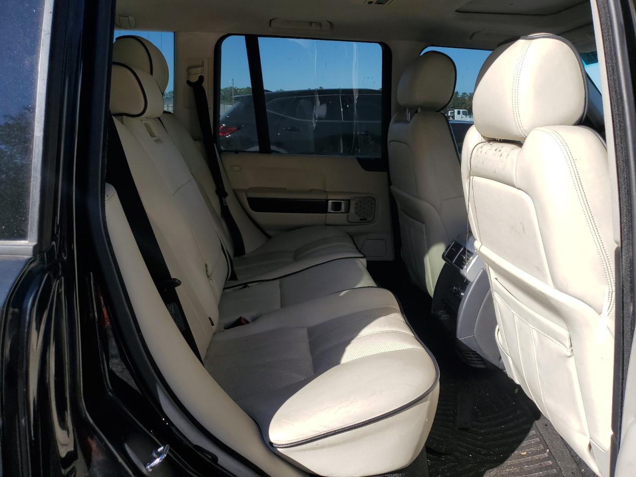 2008 Land Rover Range Rover - Image 11
