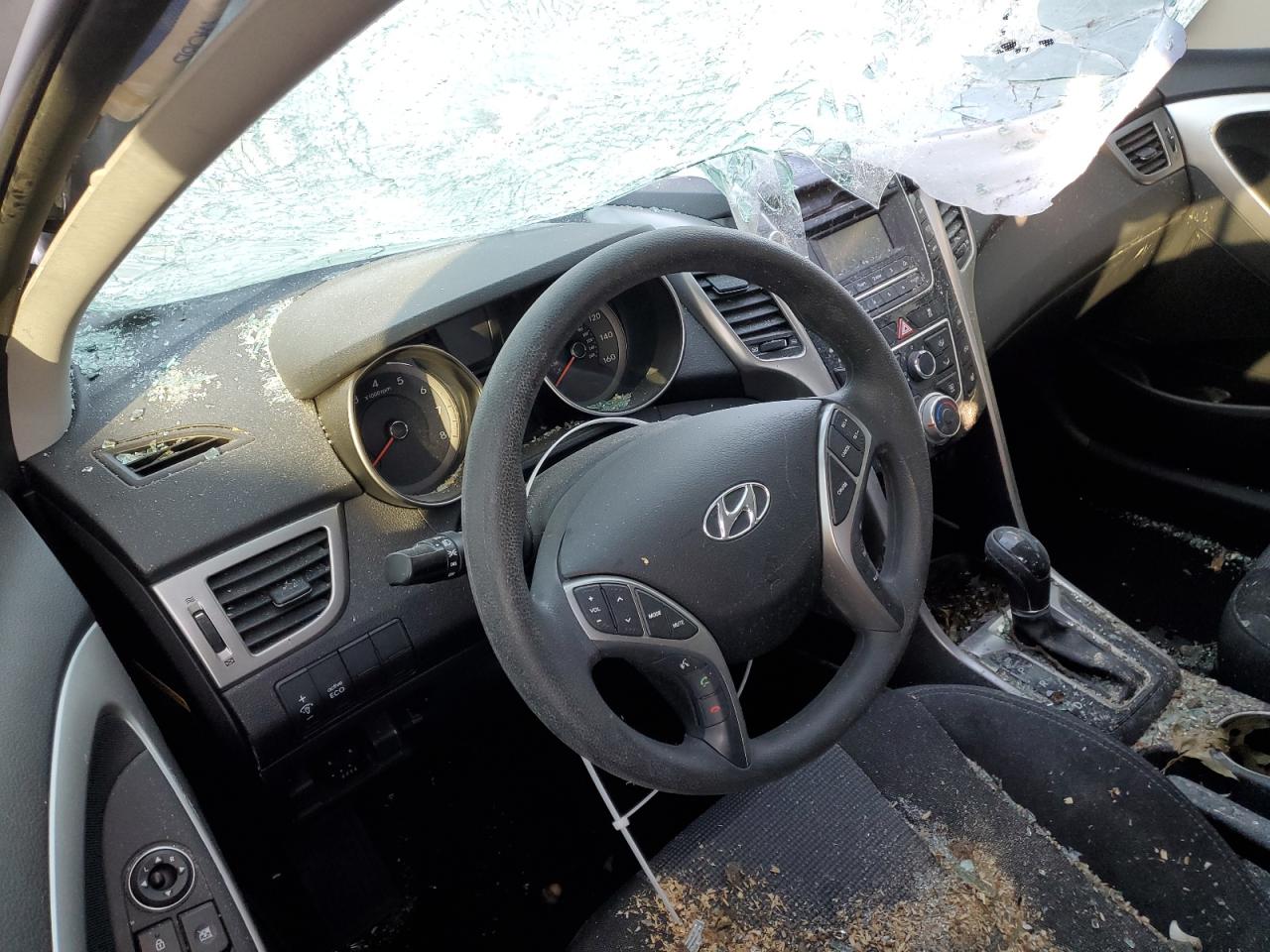 2014 Hyundai Elantra - Image 8