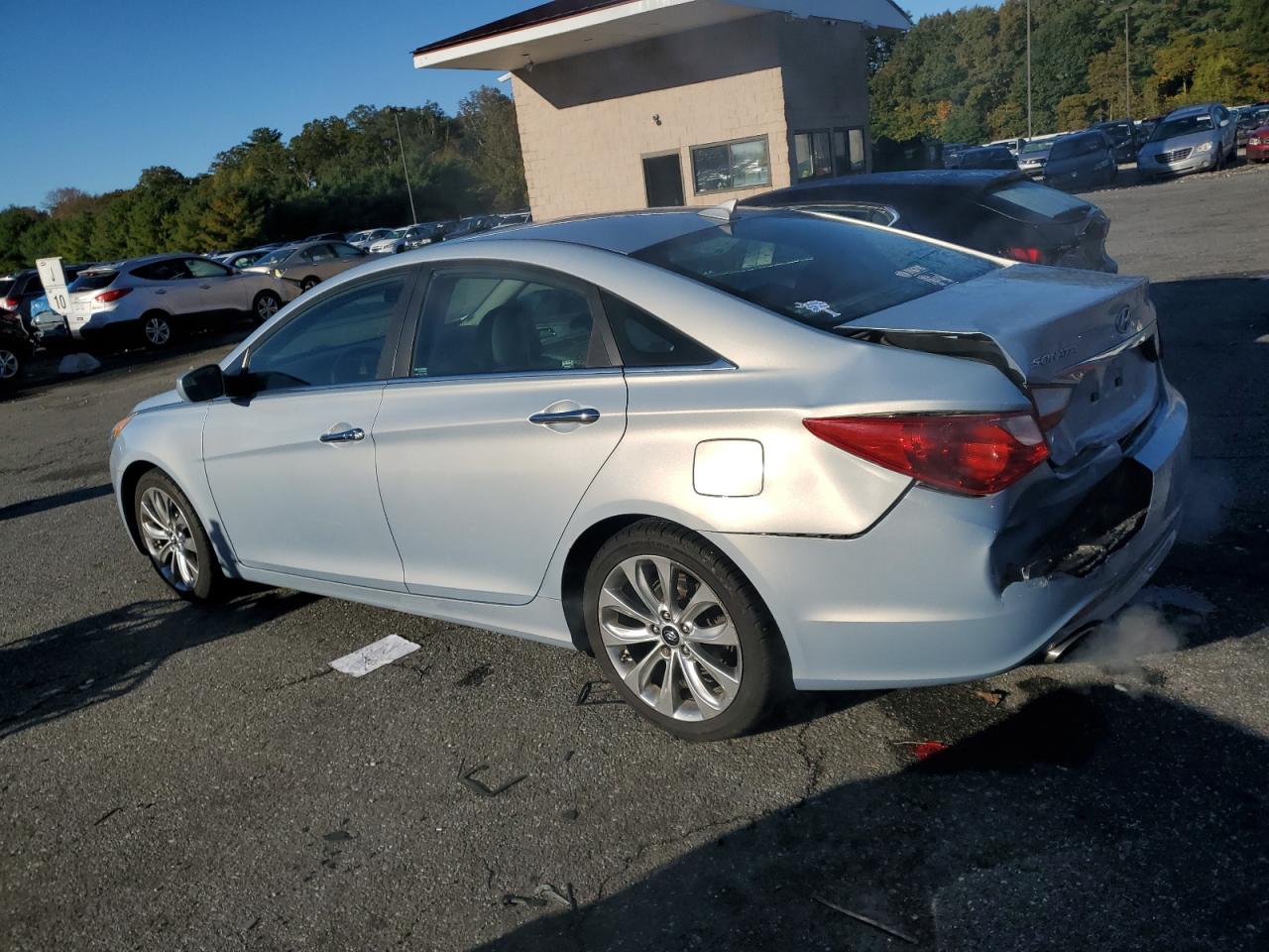 2013 Hyundai Sonata - Image 2