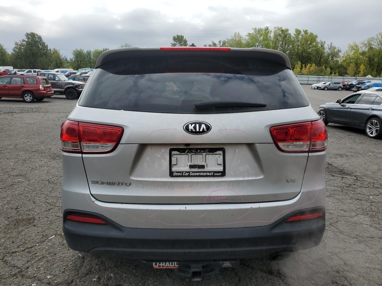 5XYPGDA57JG371700 2018 Kia Sorento Lx