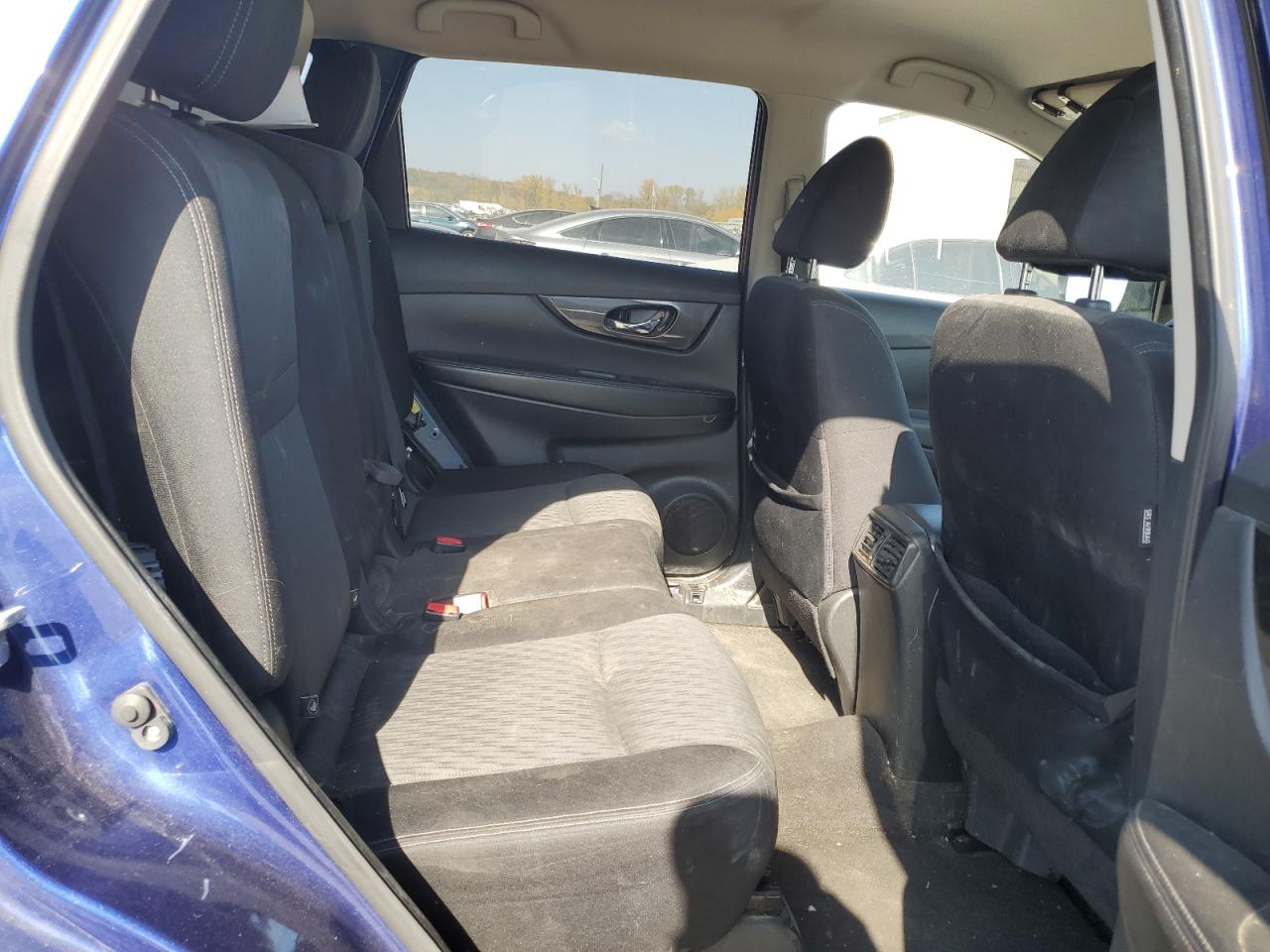2018 Nissan Rogue - Image 11
