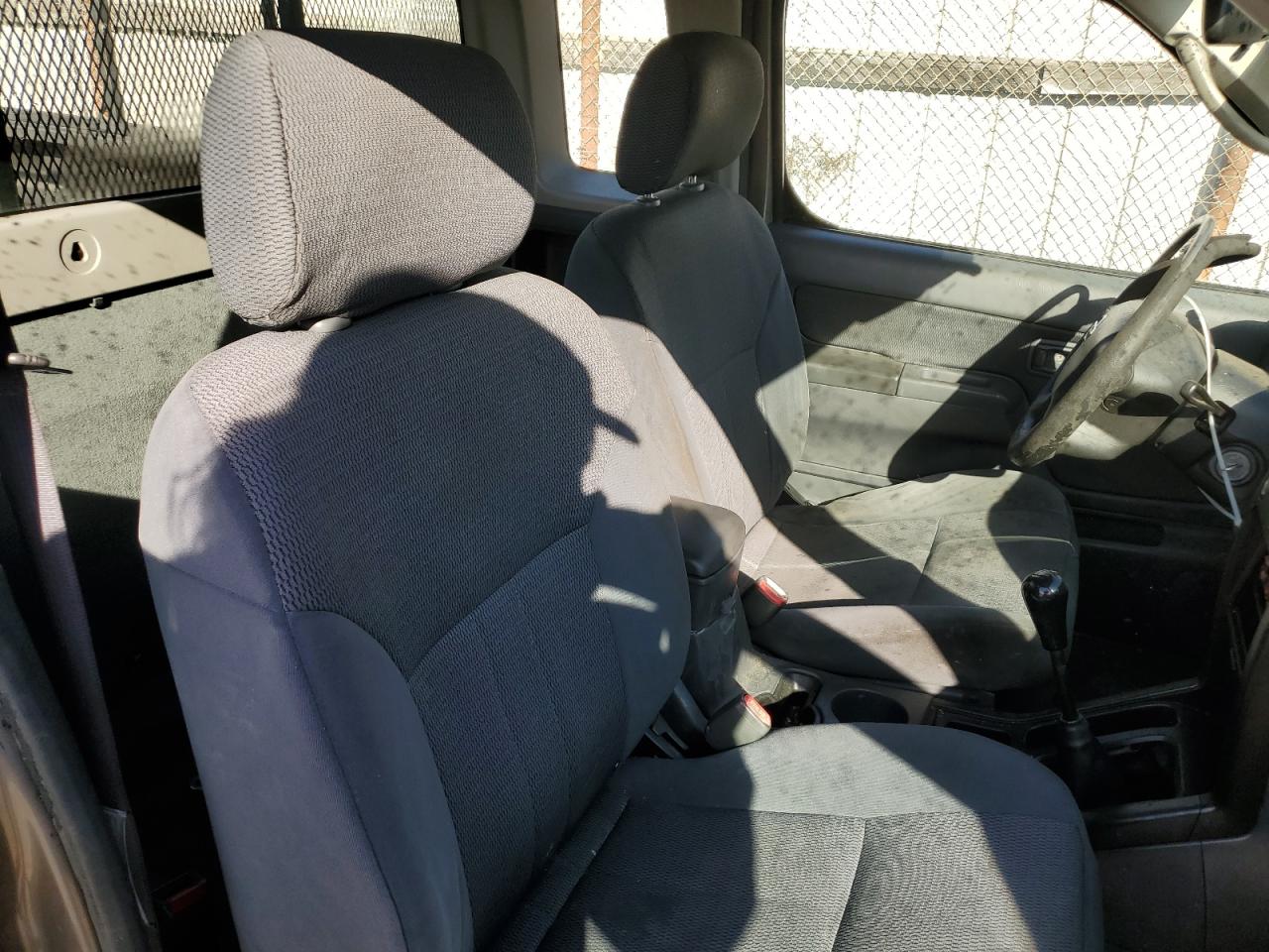 2004 Nissan Navara (Frontier) - Image 10