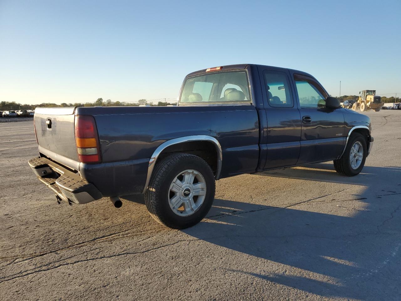 2001 Chevrolet Silverado - Image 3