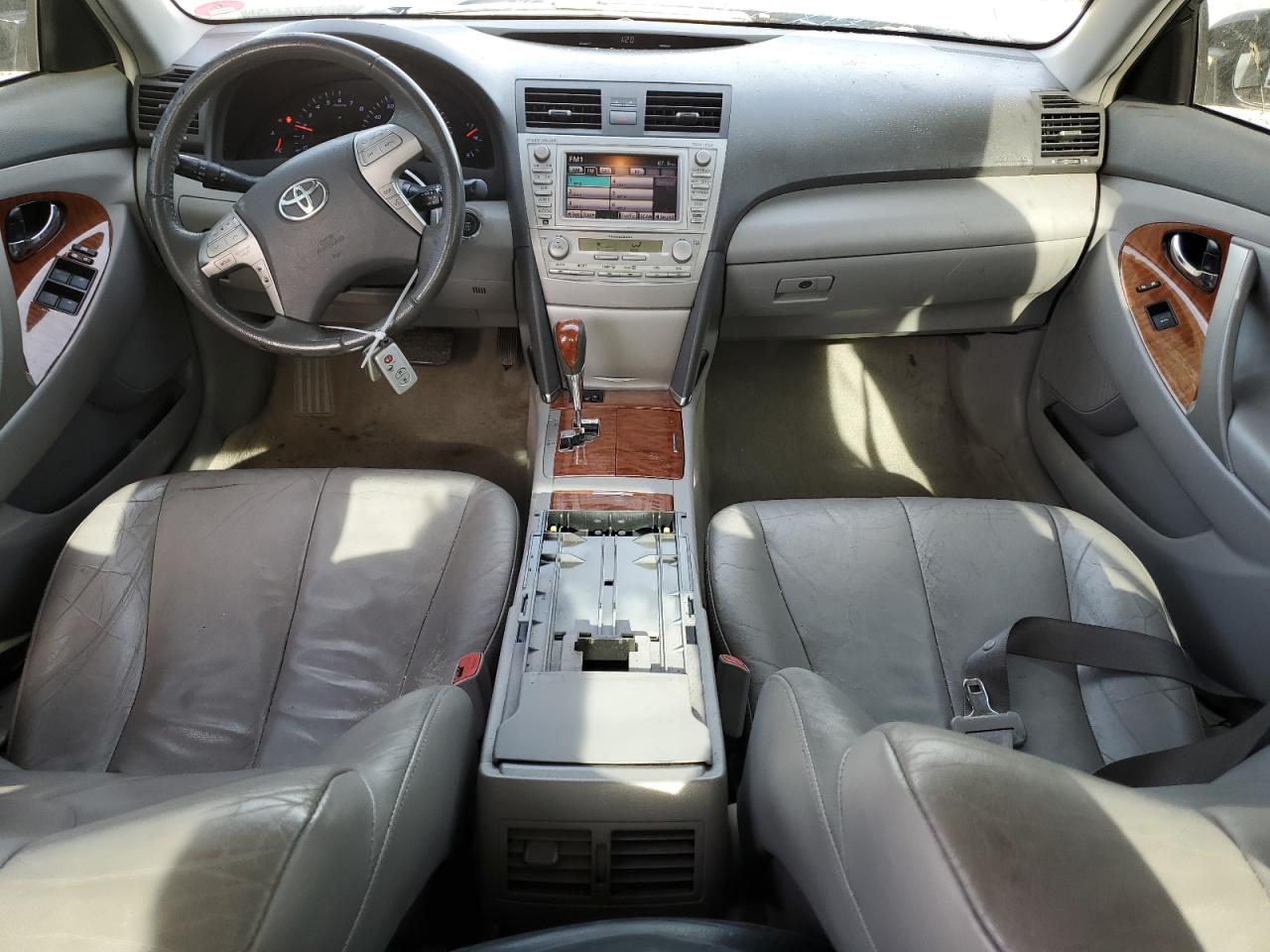 2010 Toyota Camry - Image 8