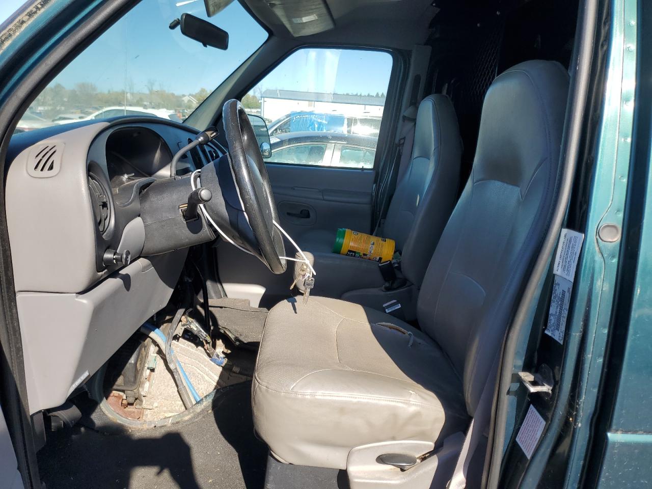 2000 Ford Econoline E150 Van VIN: 1FTRE14W7YHB00445 Lot: 75105234