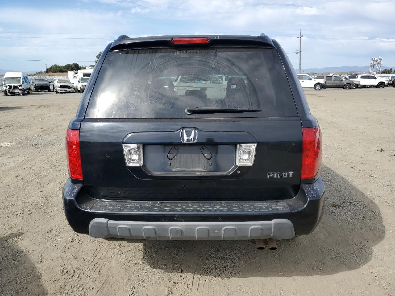 2003 Honda Pilot Ex VIN: 2HKYF18463H615819 Lot: 74698284