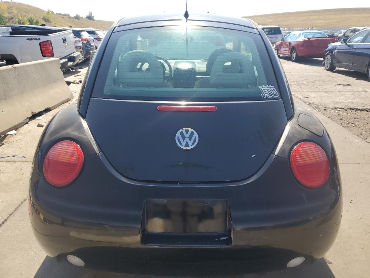 3VWCC21C11M419124 2001 Volkswagen New Beetle Gls