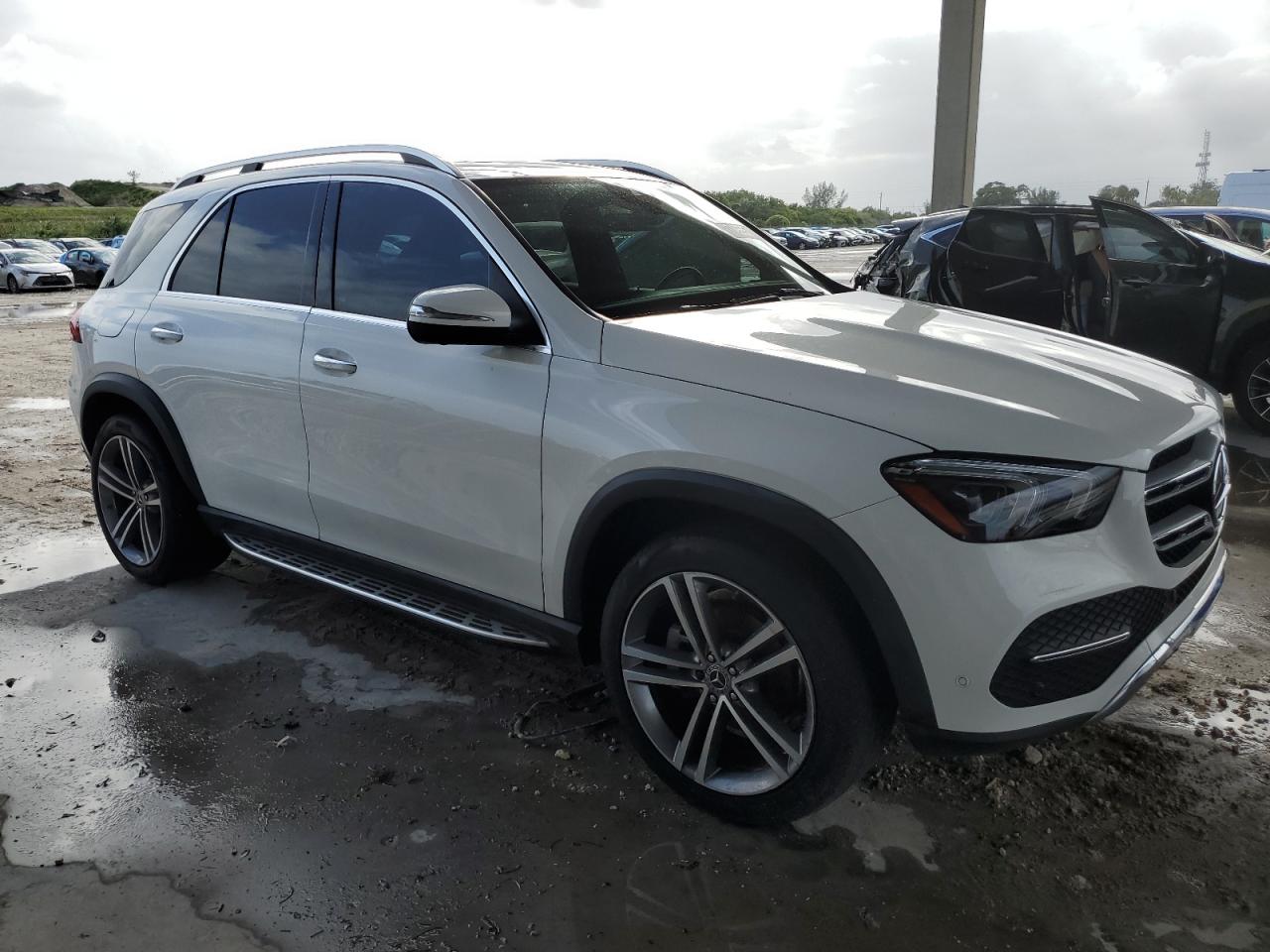 2021 Mercedes-Benz GLE - Image 4