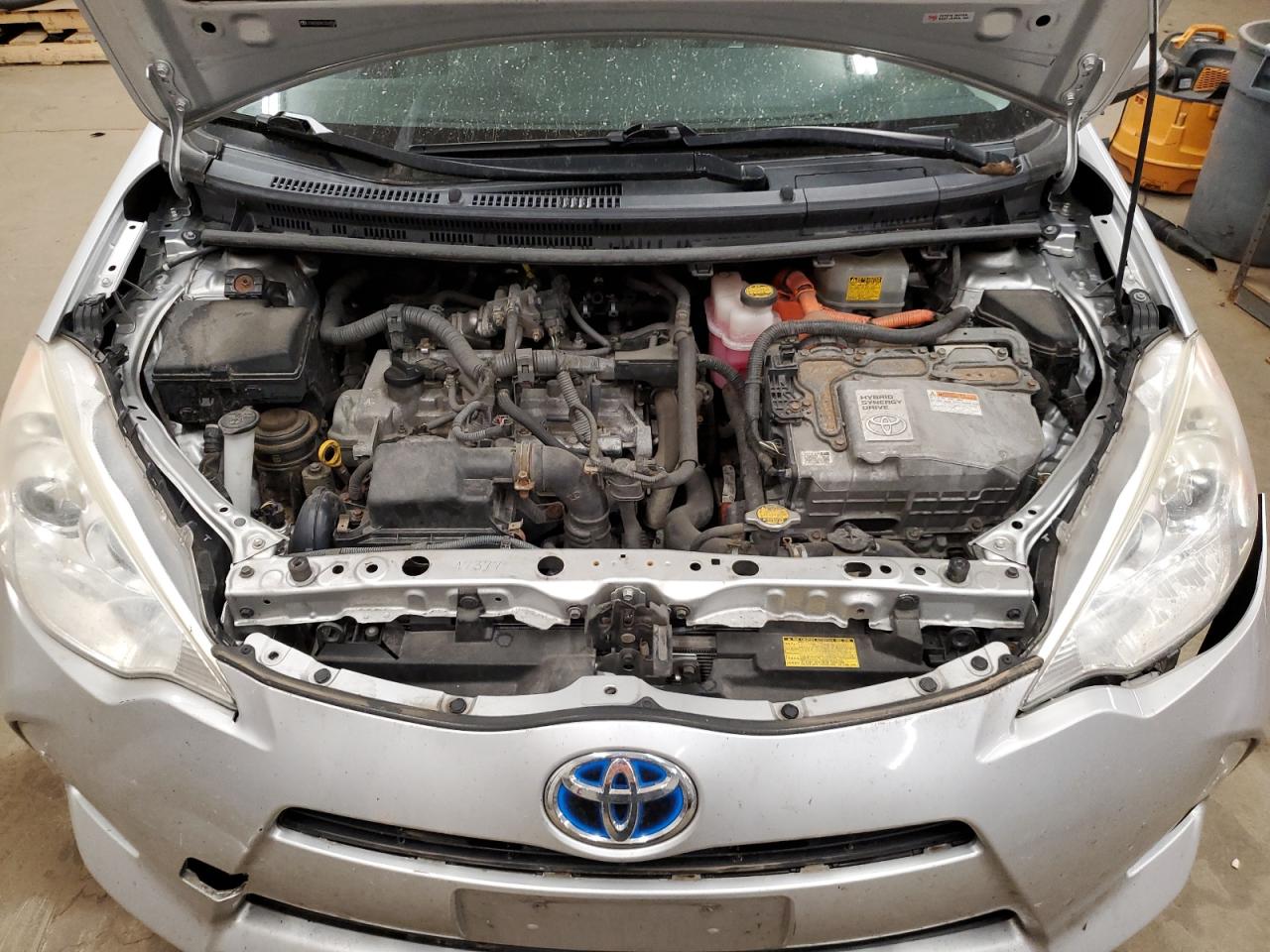 2012 Toyota Prius - Image 12