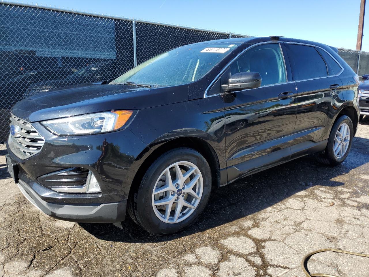 2021 Ford Edge - Image 1