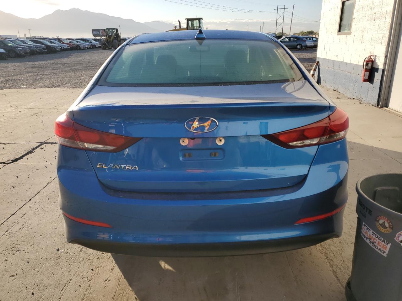 2018 Hyundai Elantra - Image 6