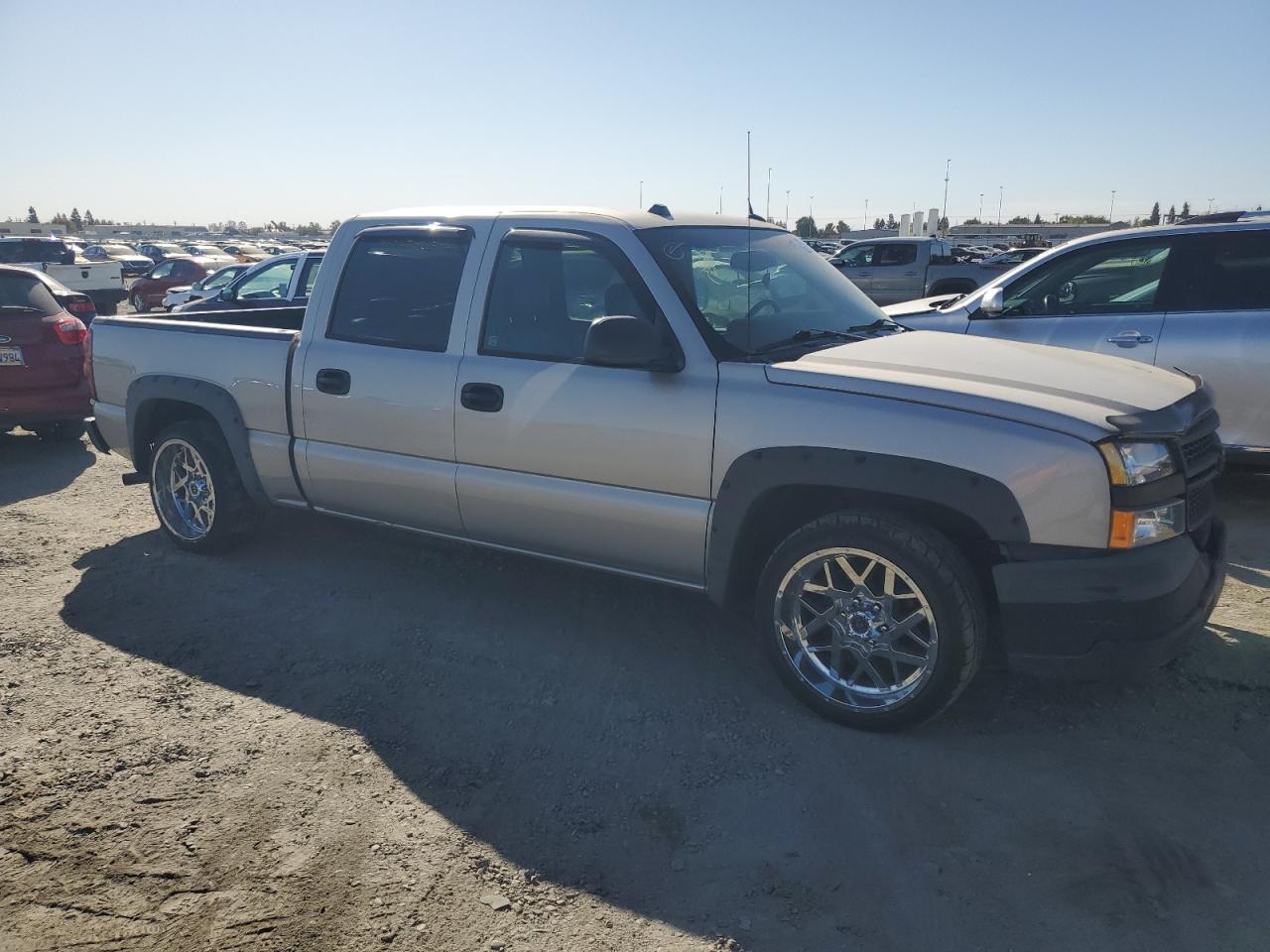 2004 Chevrolet Silverado - Image 4