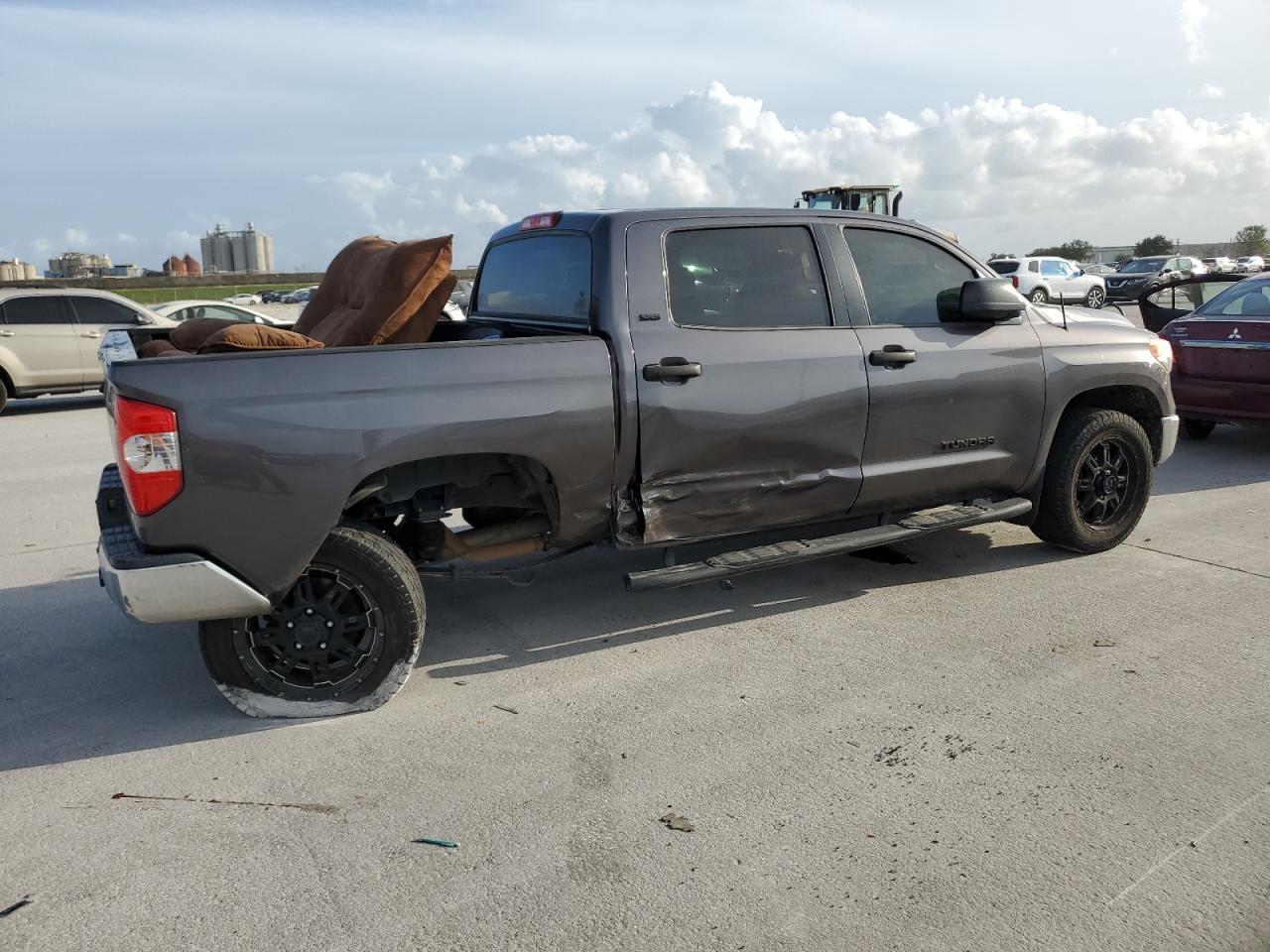 2017 Toyota Tundra - Image 3