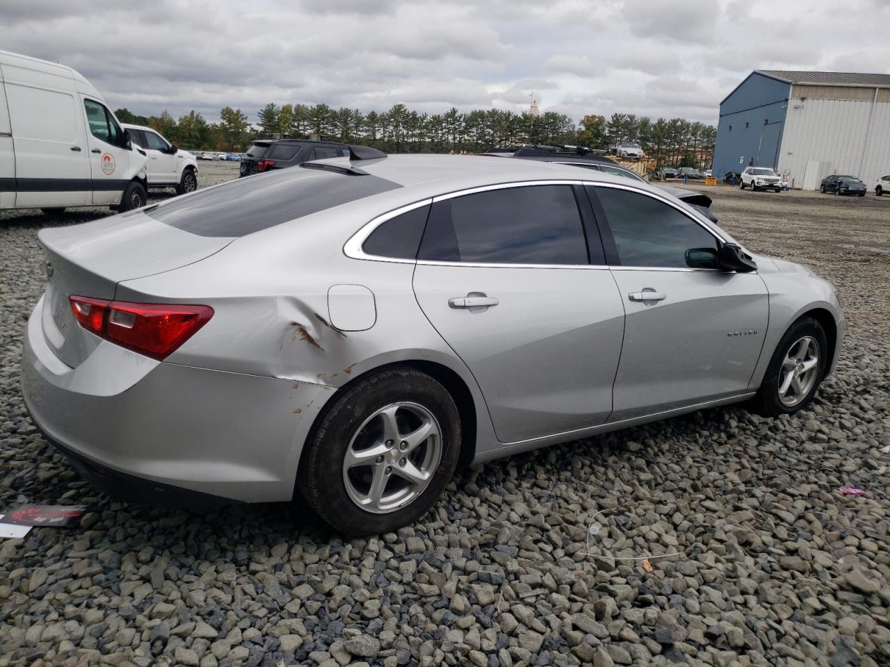 2017 Chevrolet Malibu - Image 3