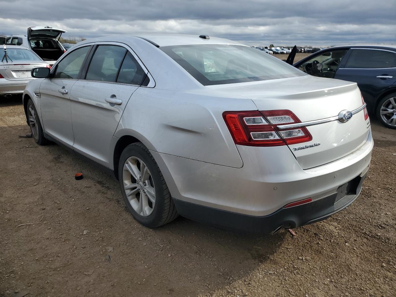 VIN 1FAHP2E85GG119274 2016 FORD TAURUS no.2