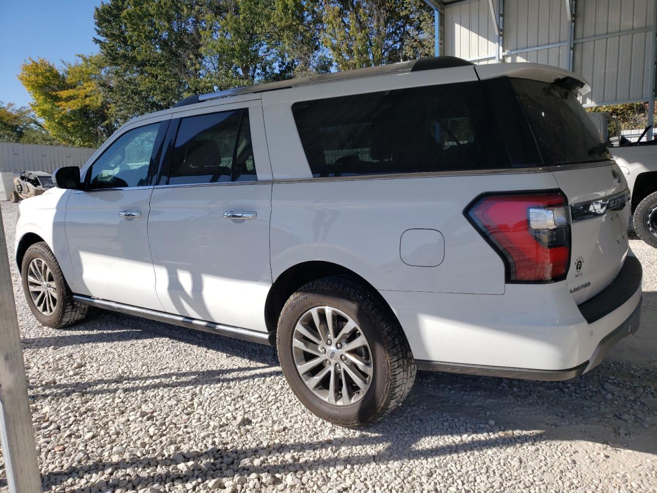 2018 Ford Expedition - Image 2