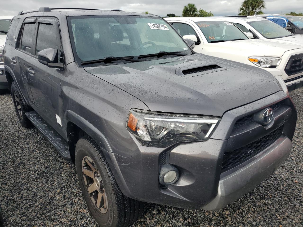 VIN JTEBU5JR7J5572397 2018 TOYOTA 4RUNNER no.4