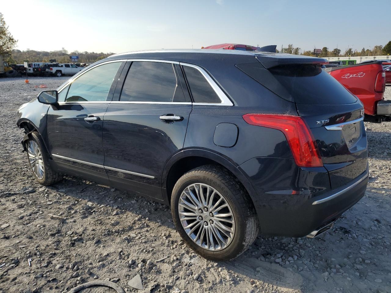 2017 Cadillac XT5 - Image 2