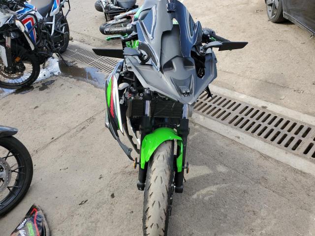  KAWASAKI EX650 M 2022 Зелений