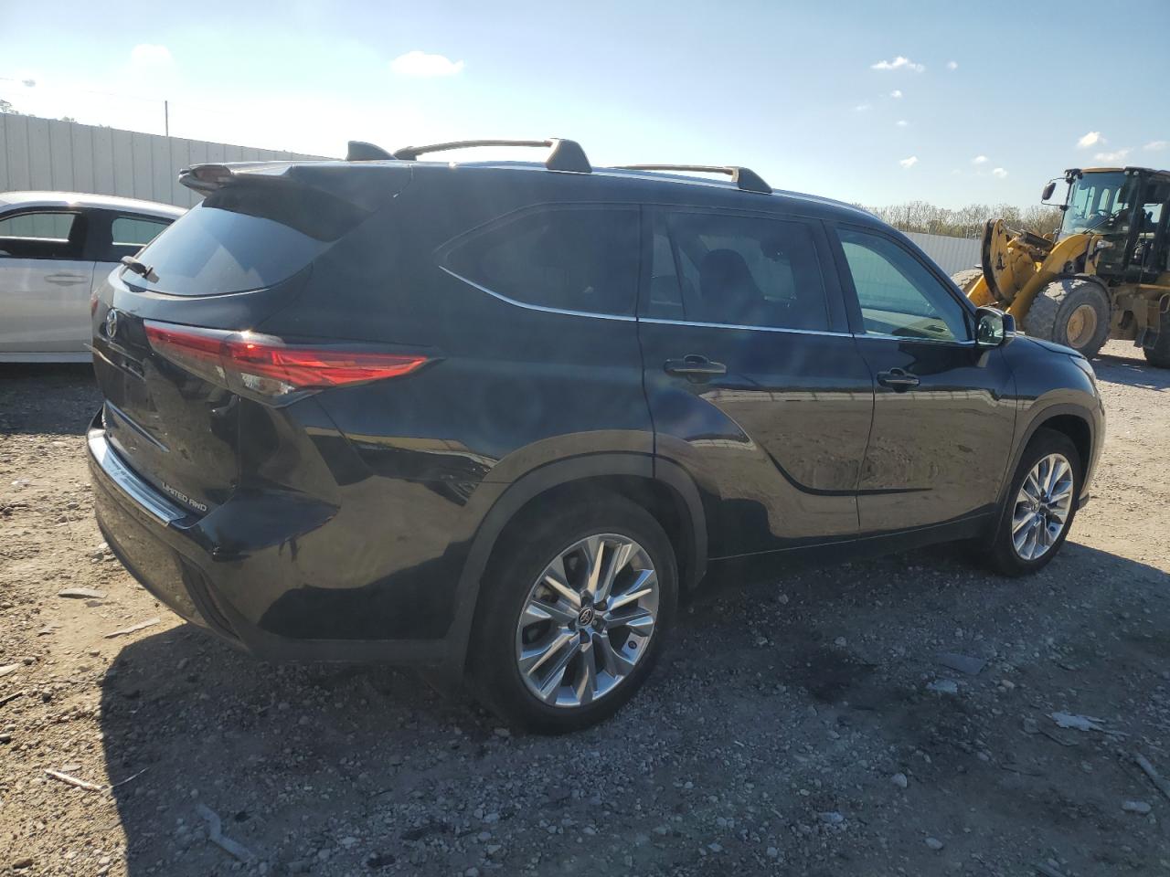 2020 Toyota Highlander - Image 3