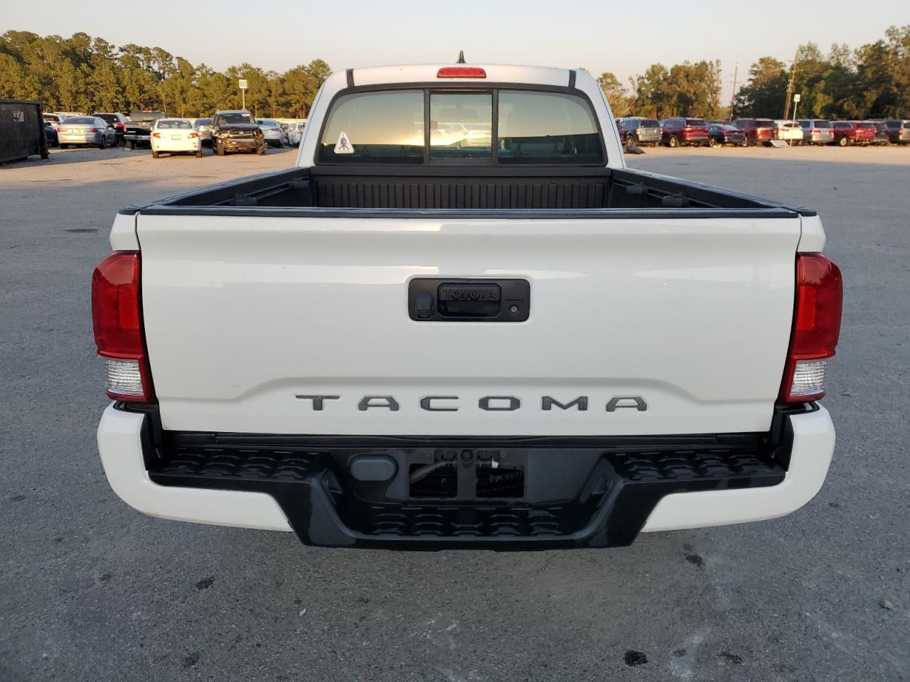 2017 Toyota Tacoma Access Cab VIN: 5TFRX5GN8HX083083 Lot: 75679864