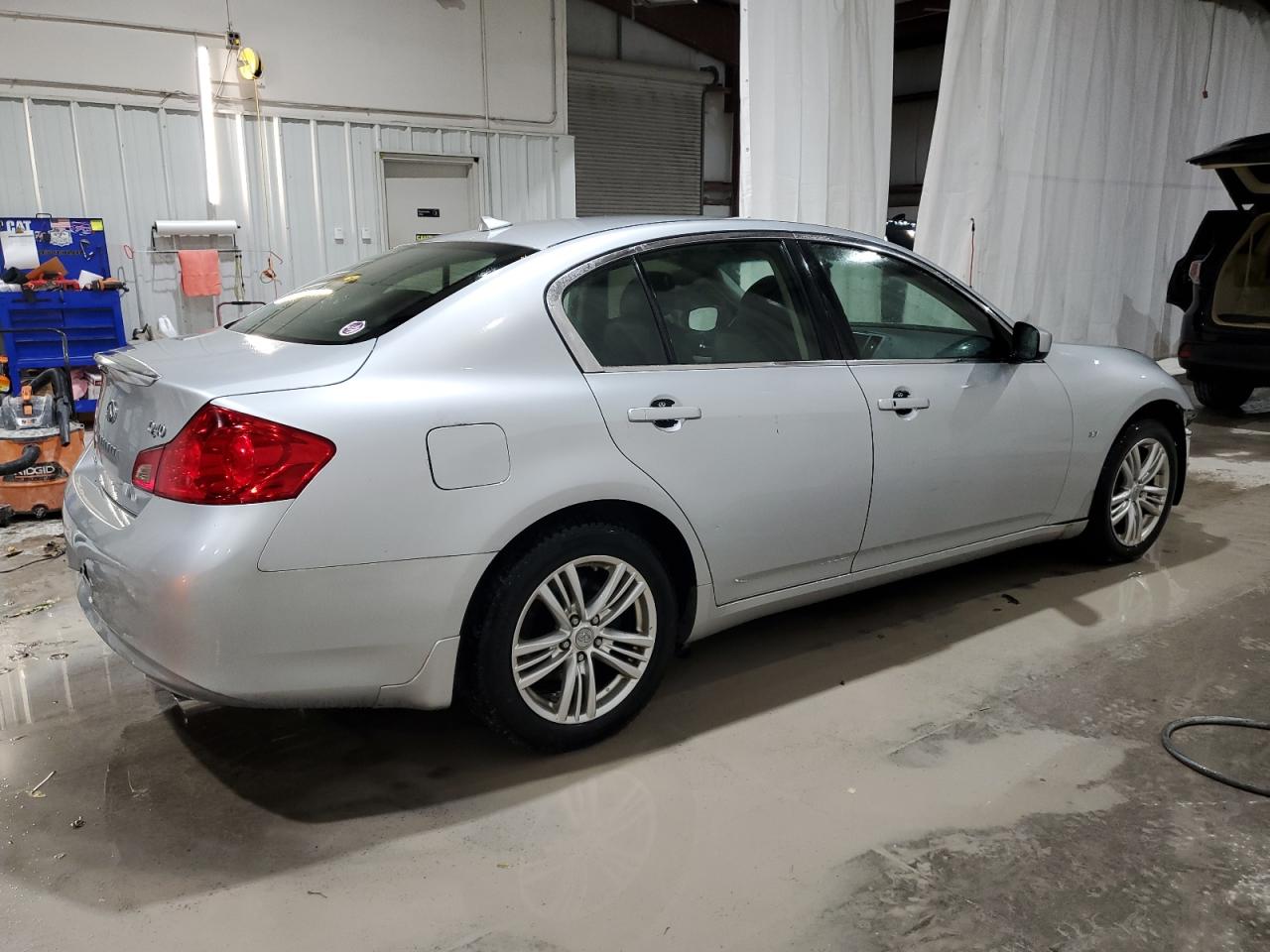 2015 Infiniti Q40 - Image 3