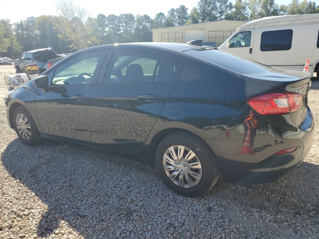 2019 Chevrolet Cruze - Image 2