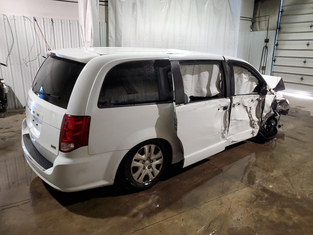 2018 Dodge Caravan - Image 3