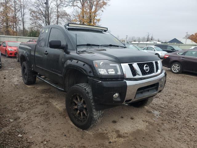 Пікапи NISSAN TITAN 2013 Синій