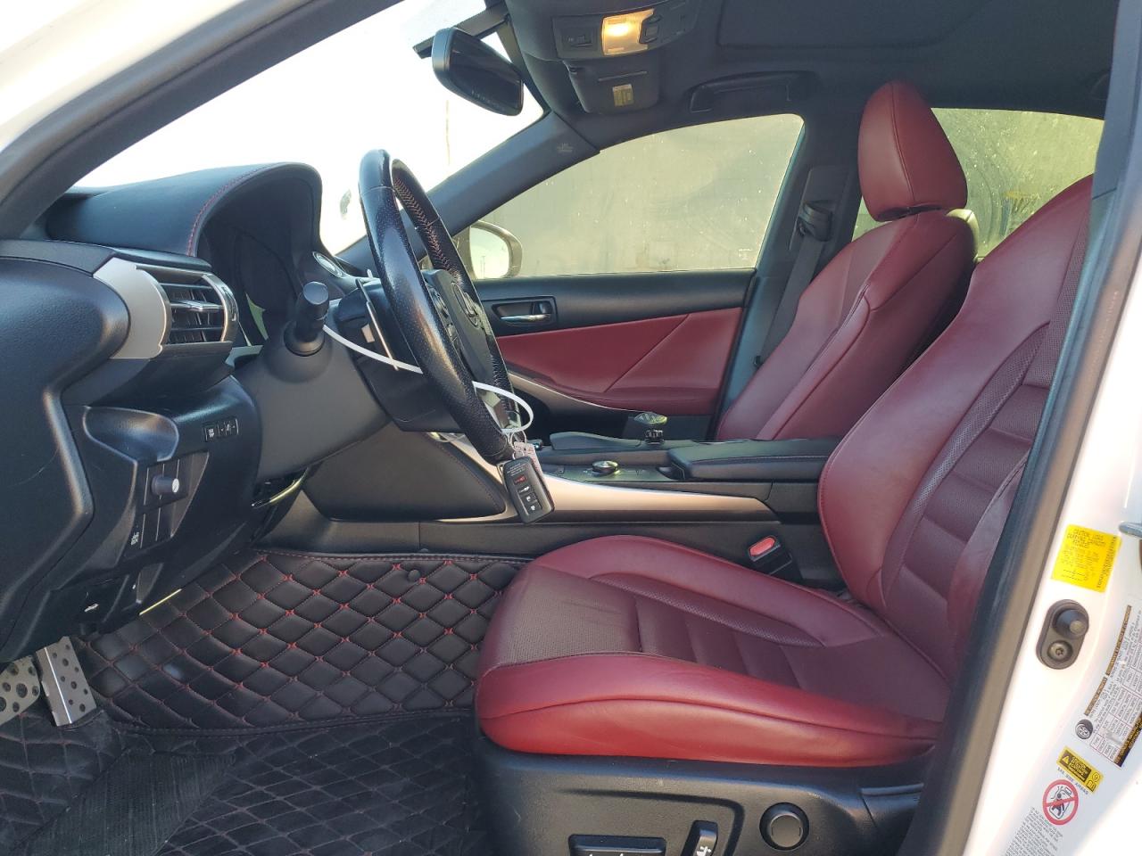 2016 Lexus IS - Image 7