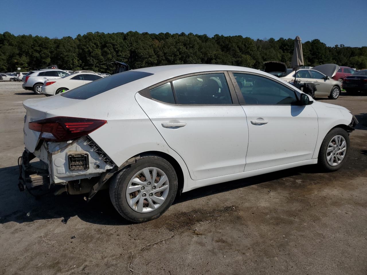 2019 Hyundai Elantra - Image 3