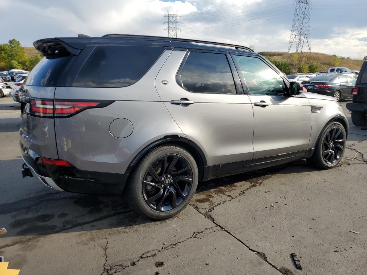 2020 Land Rover Discovery - Image 3