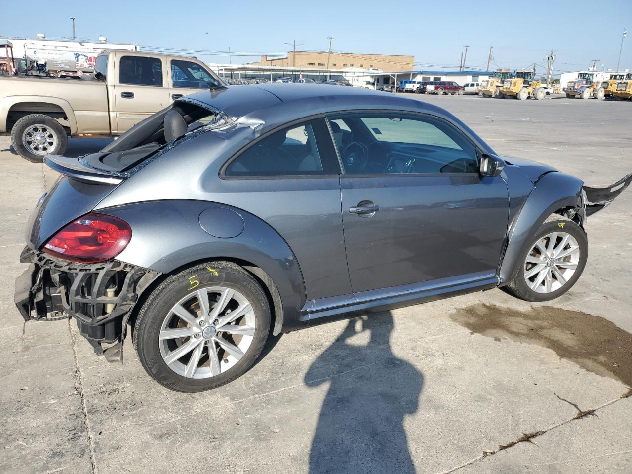 2018 Volkswagen Beetle S VIN: 3VWFD7AT1JM710424 Lot: 77403784