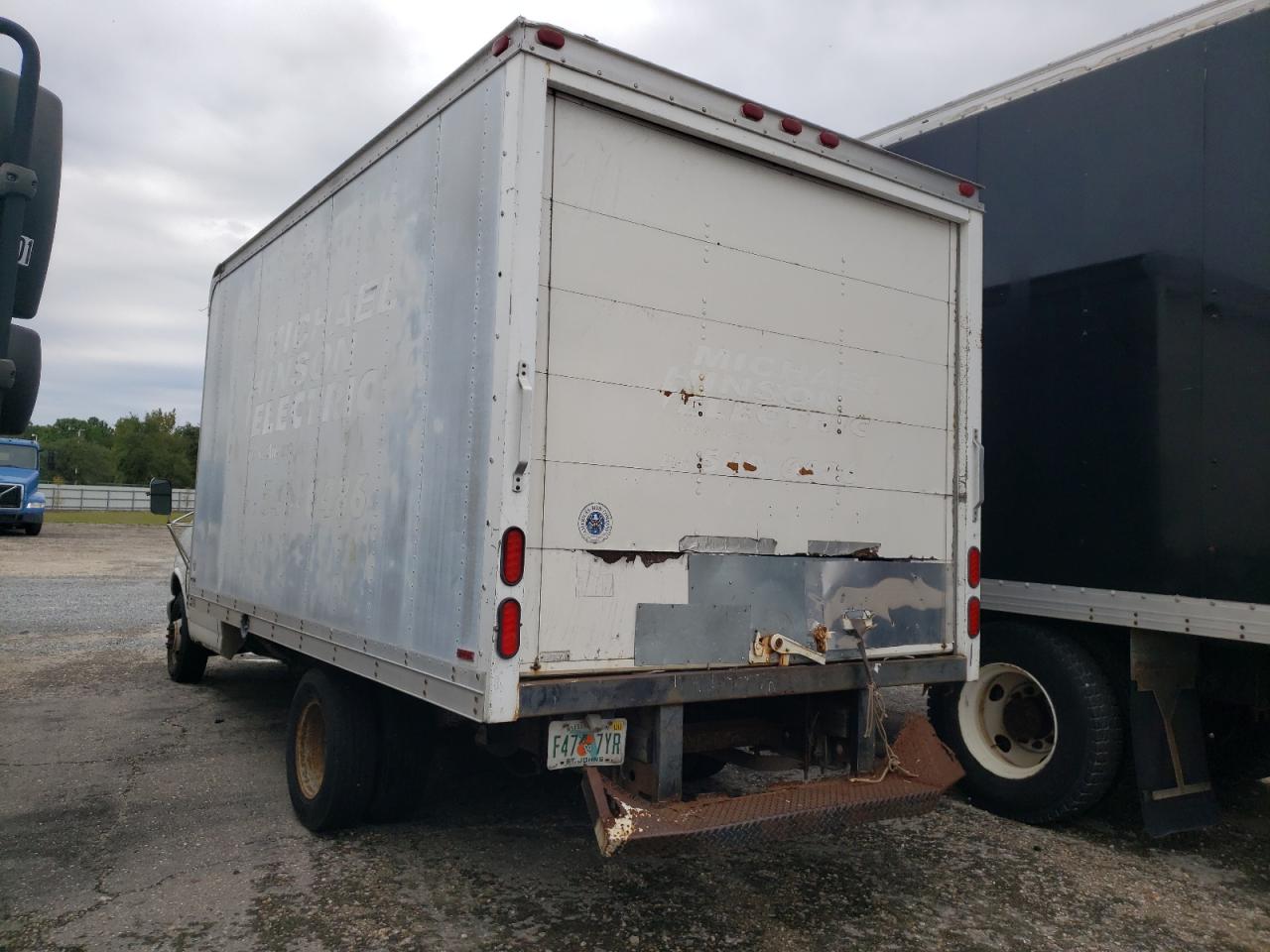 2001 Chevrolet Express - Image 2