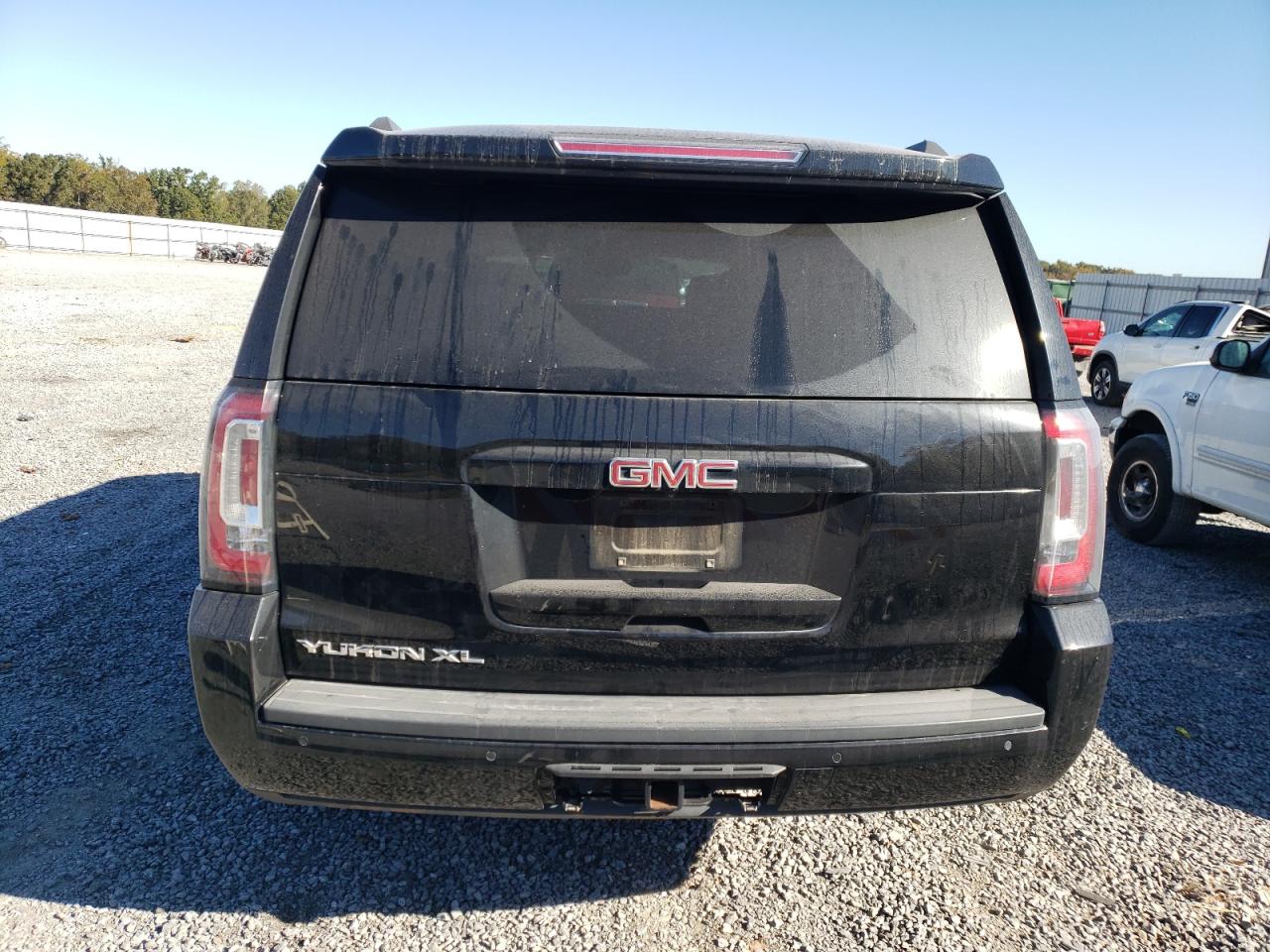 1GKS2GKC5JR305353 2018 GMC Yukon Xl K1500 Slt