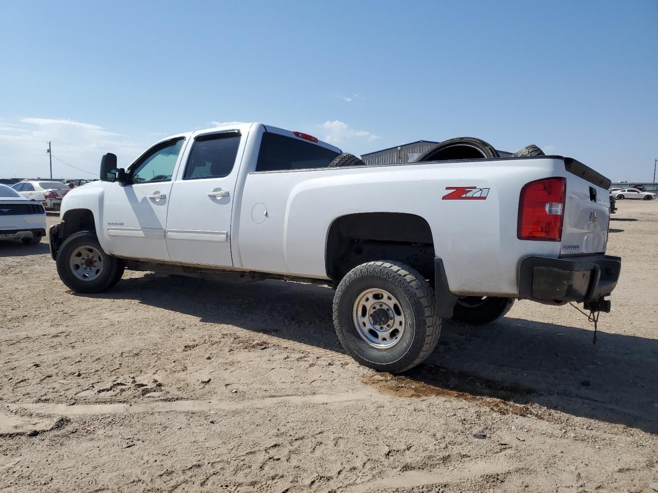 2010 Chevrolet Silverado - Image 2