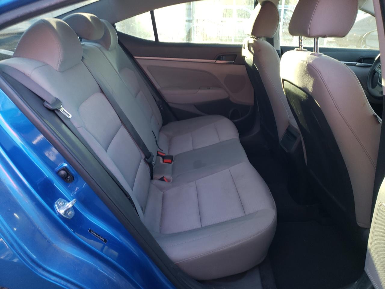 2018 Hyundai Elantra - Image 10