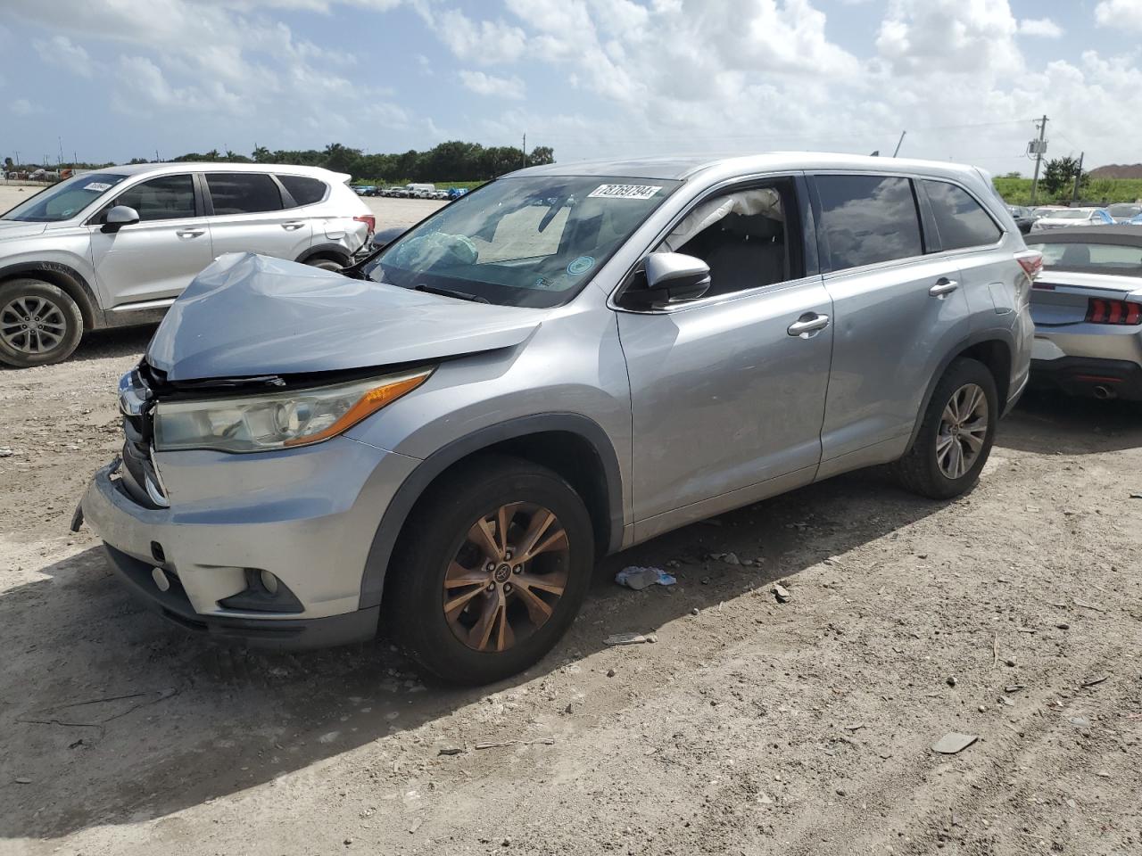 VIN 5TDZKRFH7GS157499 2016 TOYOTA HIGHLANDER no.1