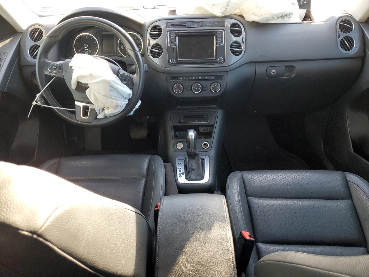 2017 Volkswagen Tiguan - Image 8