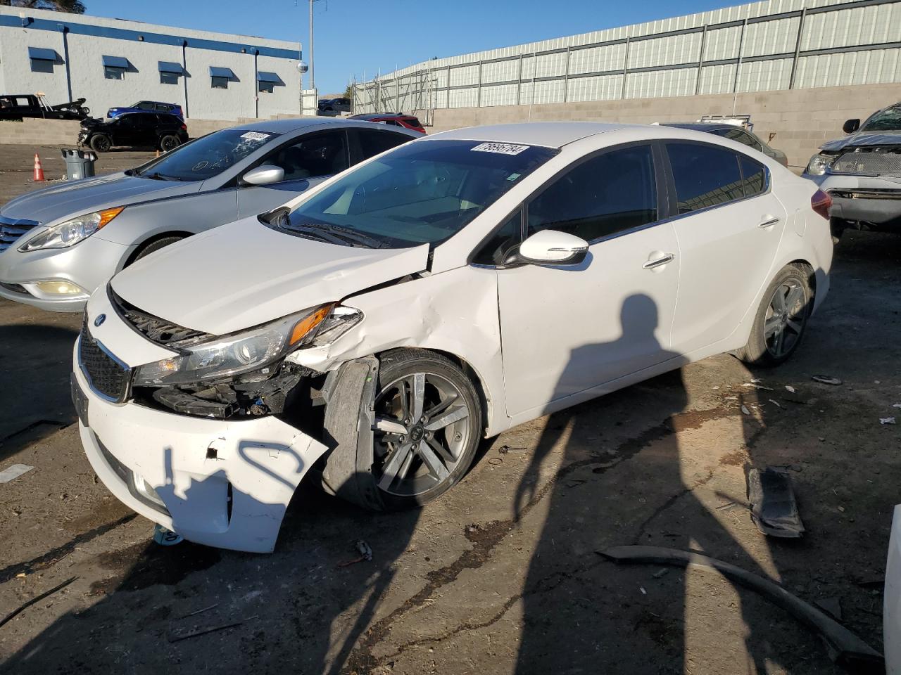 VIN 3KPFL4A8XHE055295 2017 KIA FORTE no.1