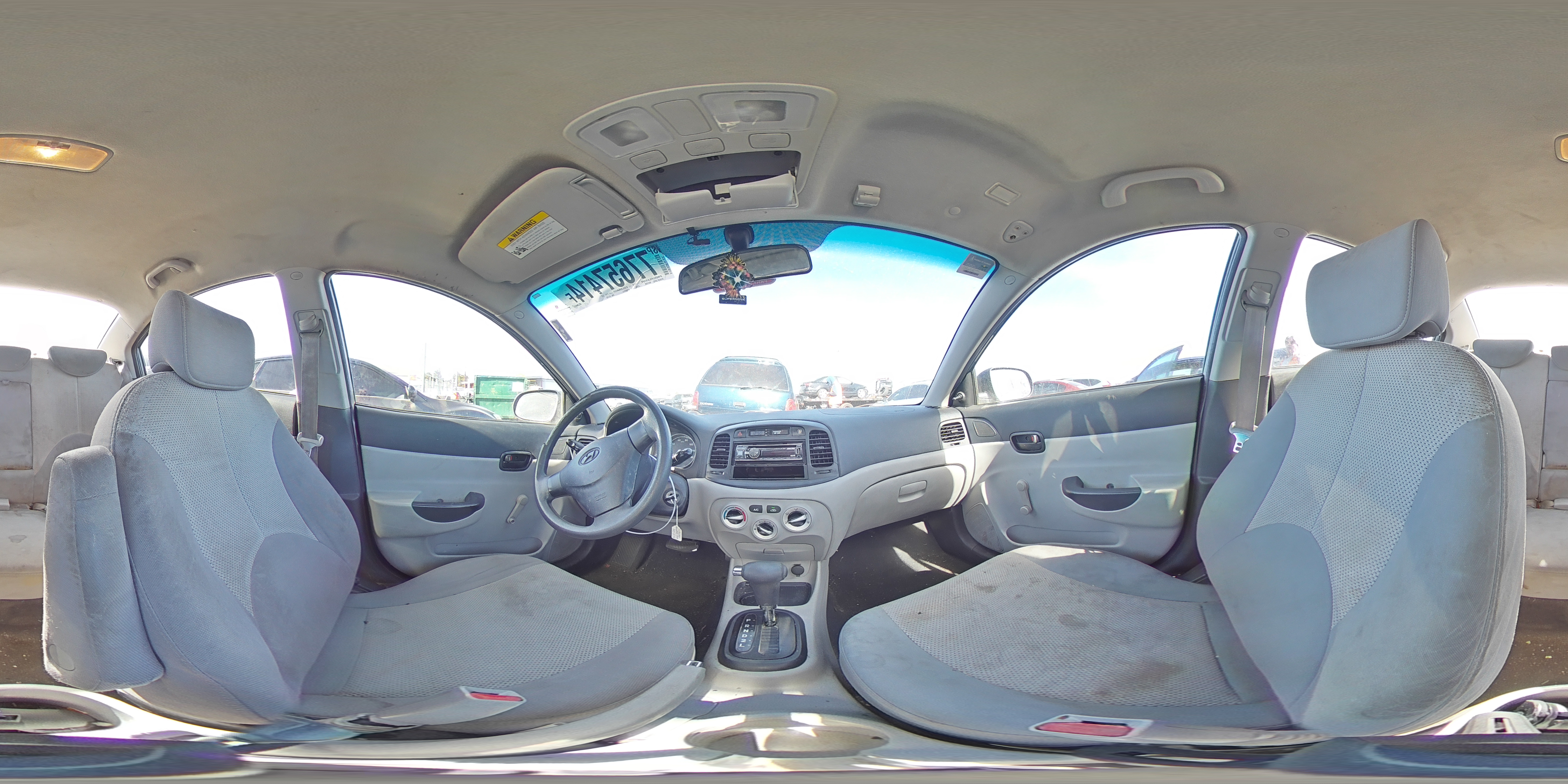 2010 Hyundai Accent - Image 12