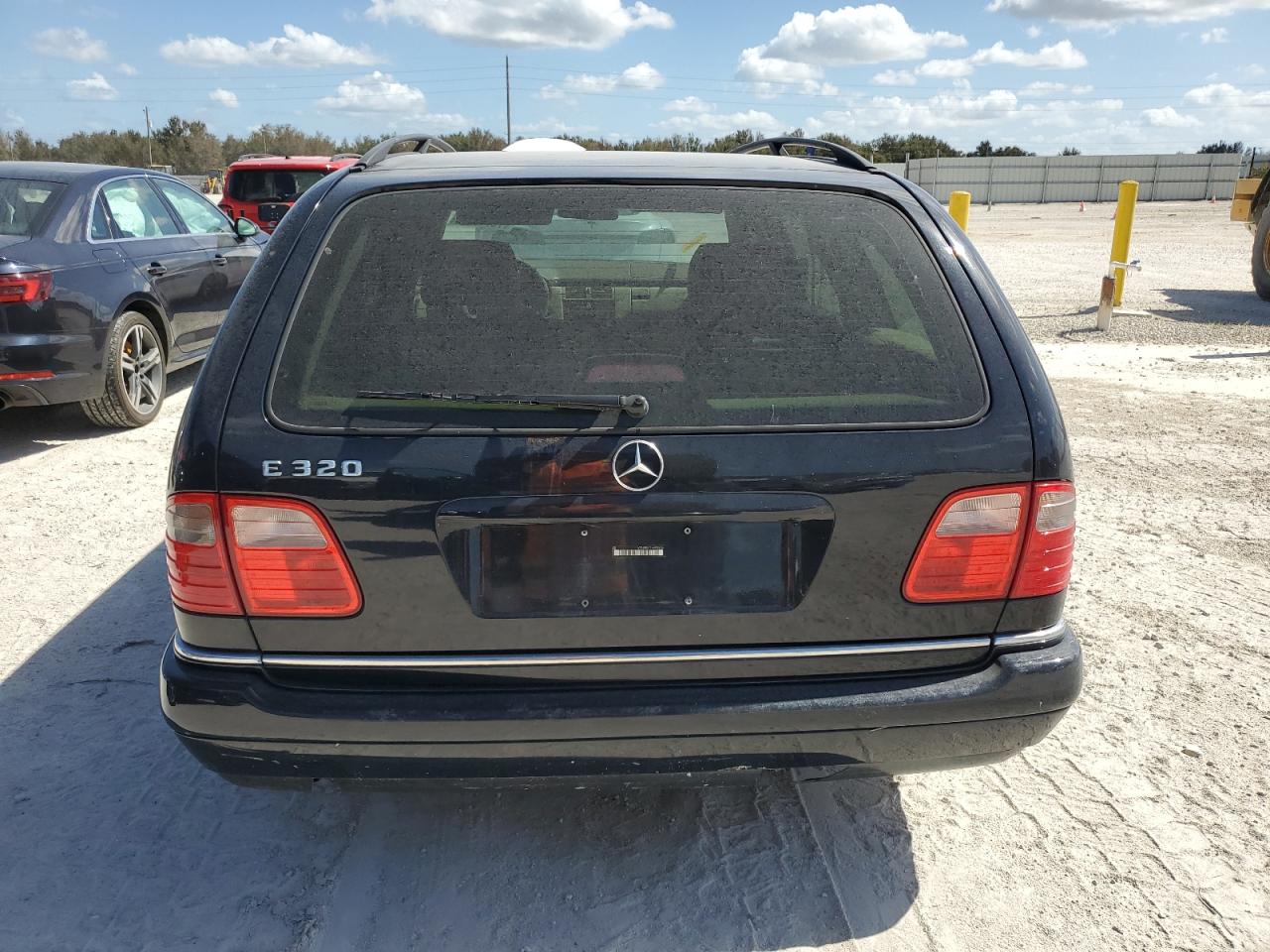 1998 Mercedes-Benz E 320 VIN: WDBJH65F2WA689599 Lot: 76712344