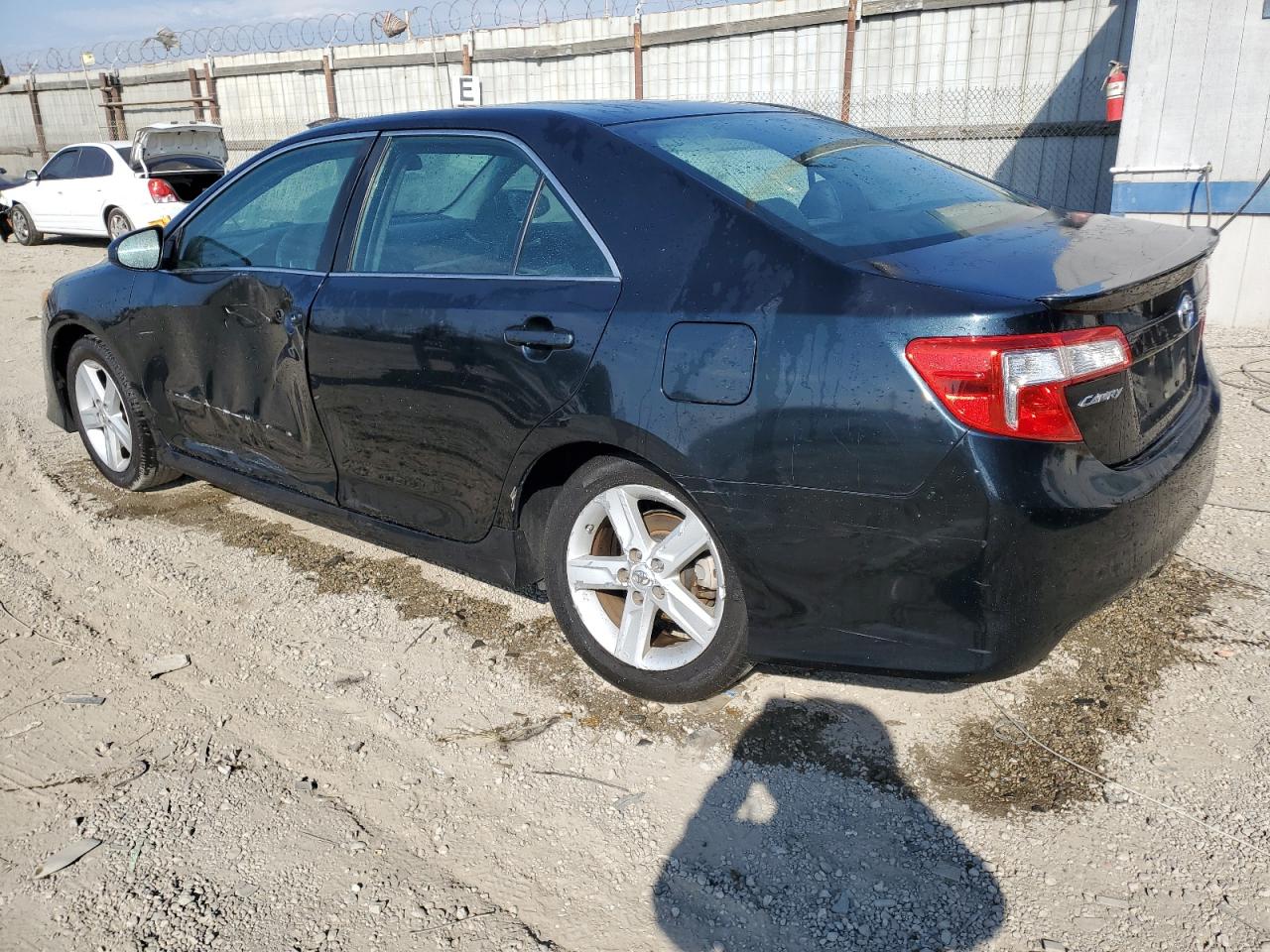 2014 Toyota Camry - Image 2